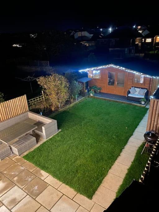 Modern 4 Bedroom House In Weymouth Sunny Corner Exterior foto