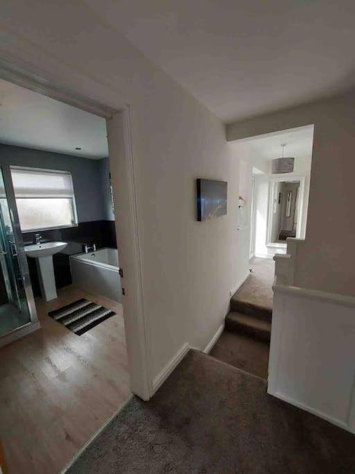 Modern 4 Bedroom House In Weymouth Sunny Corner Exterior foto