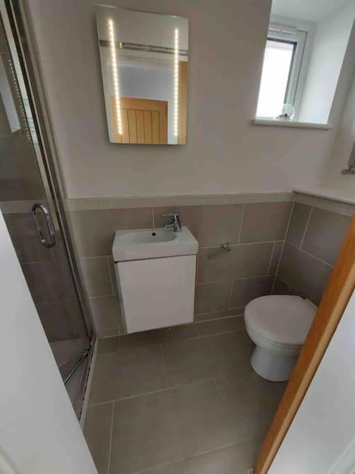 Modern 4 Bedroom House In Weymouth Sunny Corner Exterior foto
