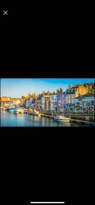 Modern 4 Bedroom House In Weymouth Sunny Corner Exterior foto
